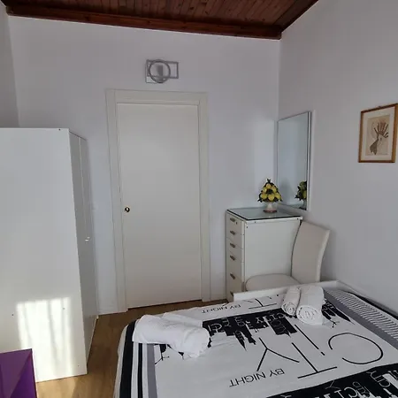 Evergreen House - Japartments